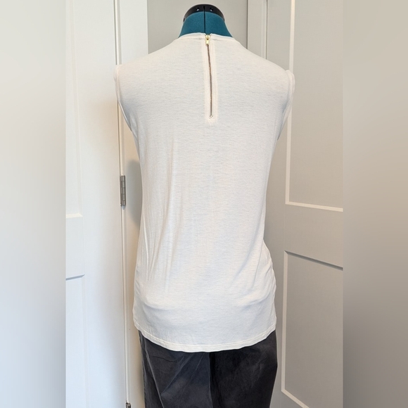 Ann Taylor Womens Blouse Medium Ivory White Sleeveless Soft Stretch Lightweight - Picture 2 of 4